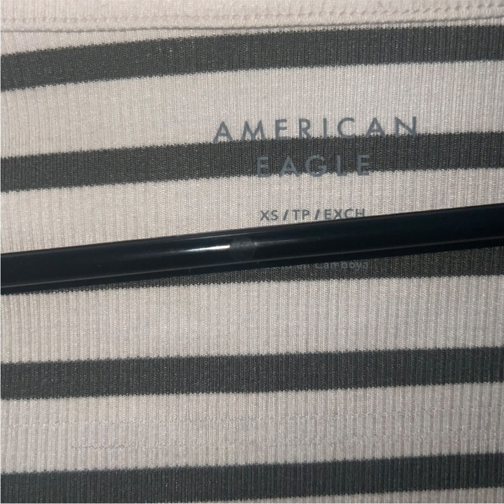 American Eagle Henley Top - Picture 2 of 3